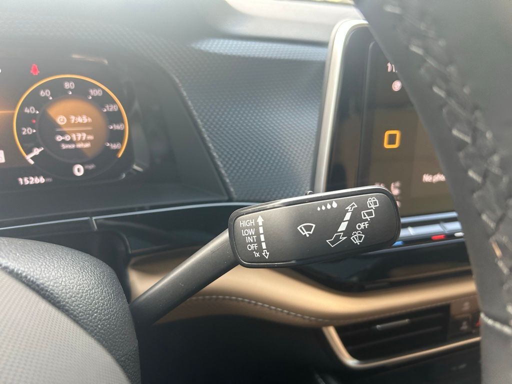 2024 Volkswagen Atlas Cross Sport 2.0T SEL R-Line Tampa FL