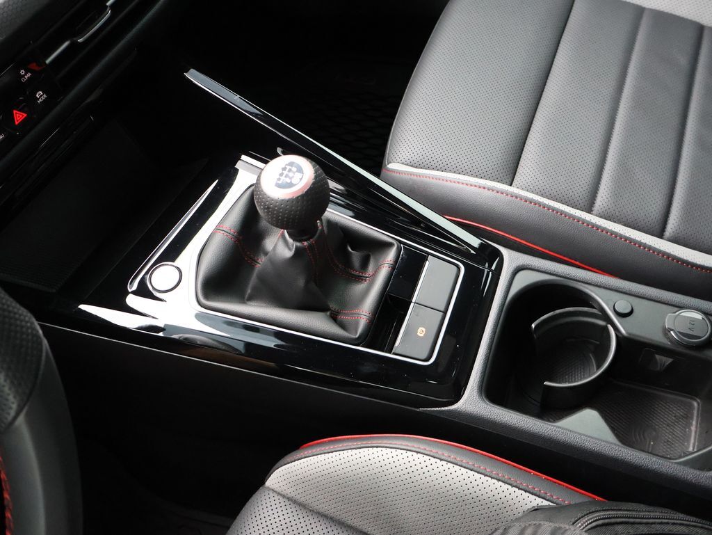 2024 Volkswagen Golf GTI SE