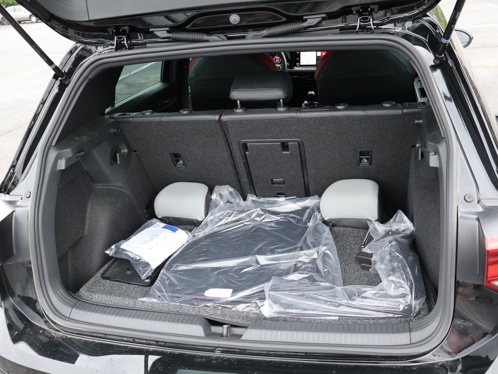 2024 Volkswagen Golf GTI SE
