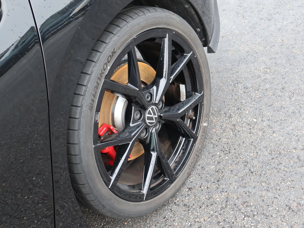 2024 Volkswagen Golf GTI SE