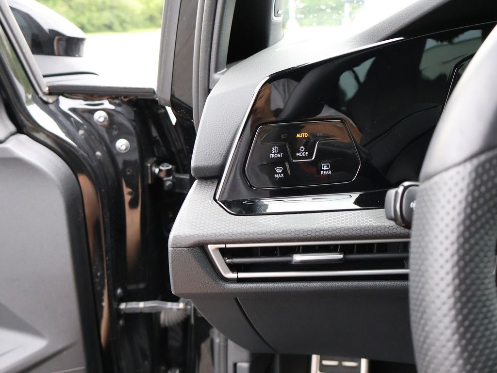 2024 Volkswagen Golf GTI SE