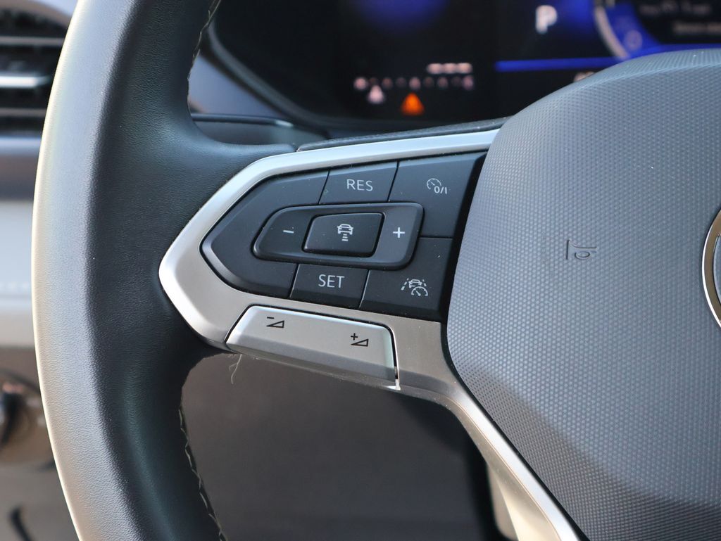 2024 Volkswagen Taos 1.5T SE