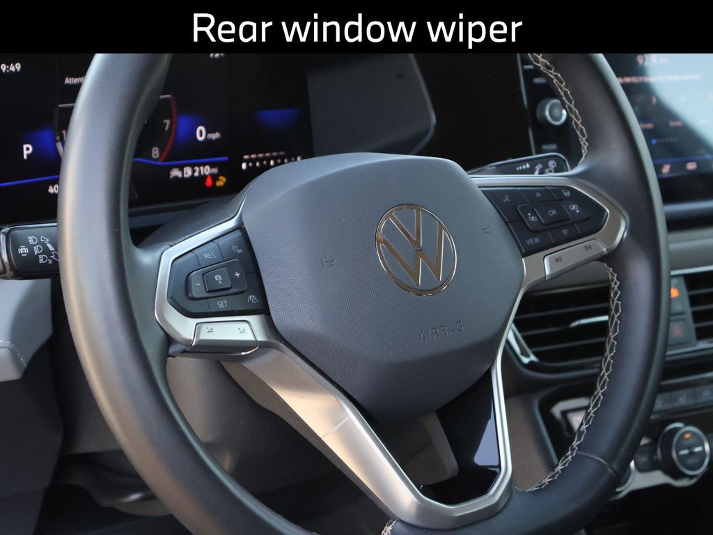 2024 Volkswagen Taos 1.5T SE