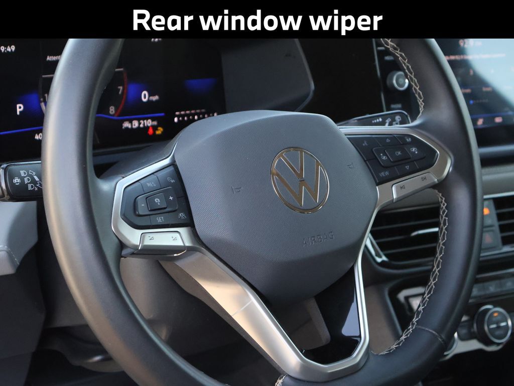 2024 Volkswagen Taos 1.5T SE