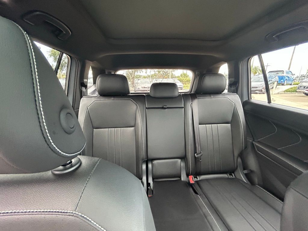 2024 Volkswagen Tiguan 2.0T SE R-Line Black Tampa FL