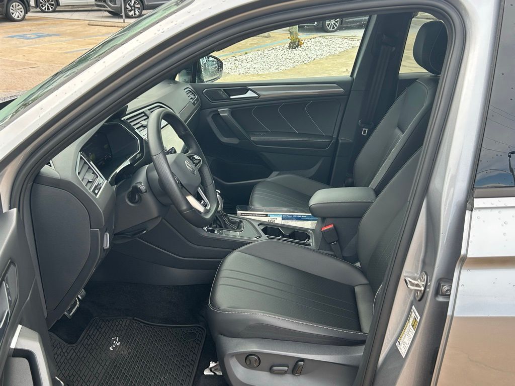 2024 Volkswagen Tiguan 2.0T SE R-Line Black Tampa FL