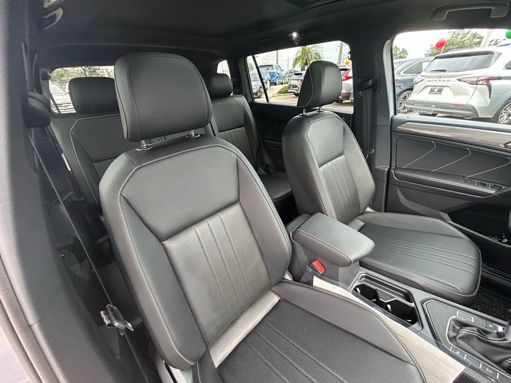2024 Volkswagen Tiguan 2.0T SE R-Line Black Tampa FL