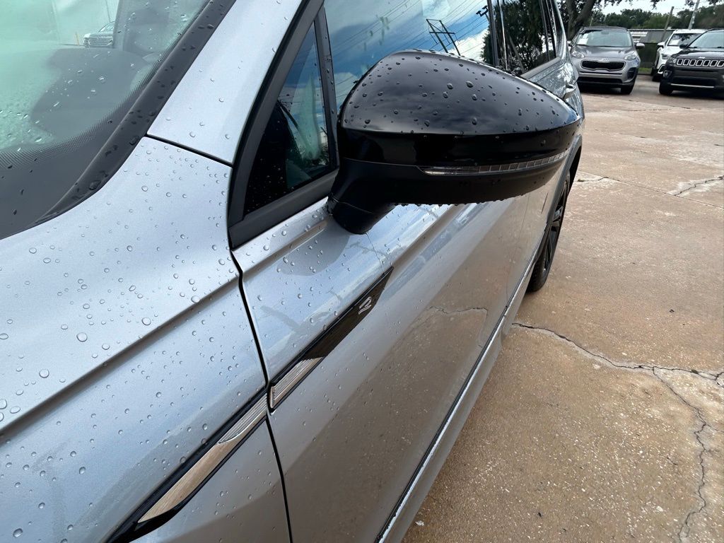 2024 Volkswagen Tiguan 2.0T SE R-Line Black Tampa FL