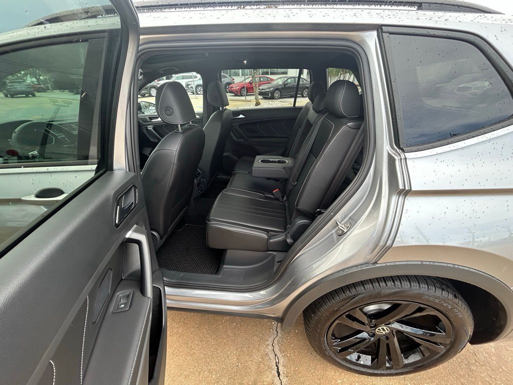 2024 Volkswagen Tiguan 2.0T SE R-Line Black Tampa FL
