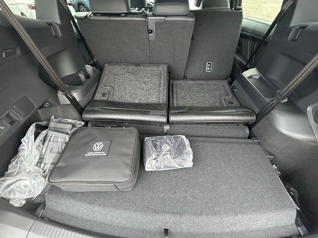 2024 Volkswagen Tiguan 2.0T SE R-Line Black Tampa FL