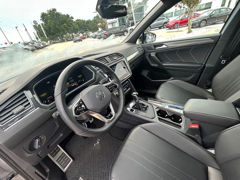 2024 Volkswagen Tiguan 2.0T SE R-Line Black Tampa FL