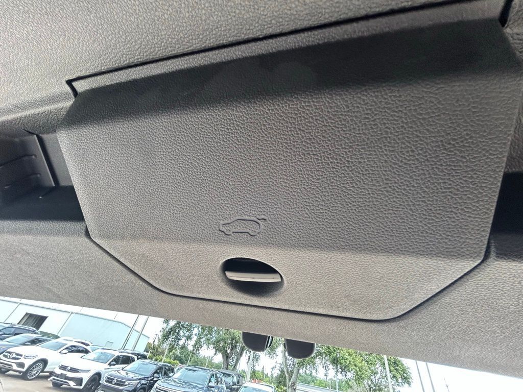 2024 Volkswagen Tiguan 2.0T SE R-Line Black Tampa FL