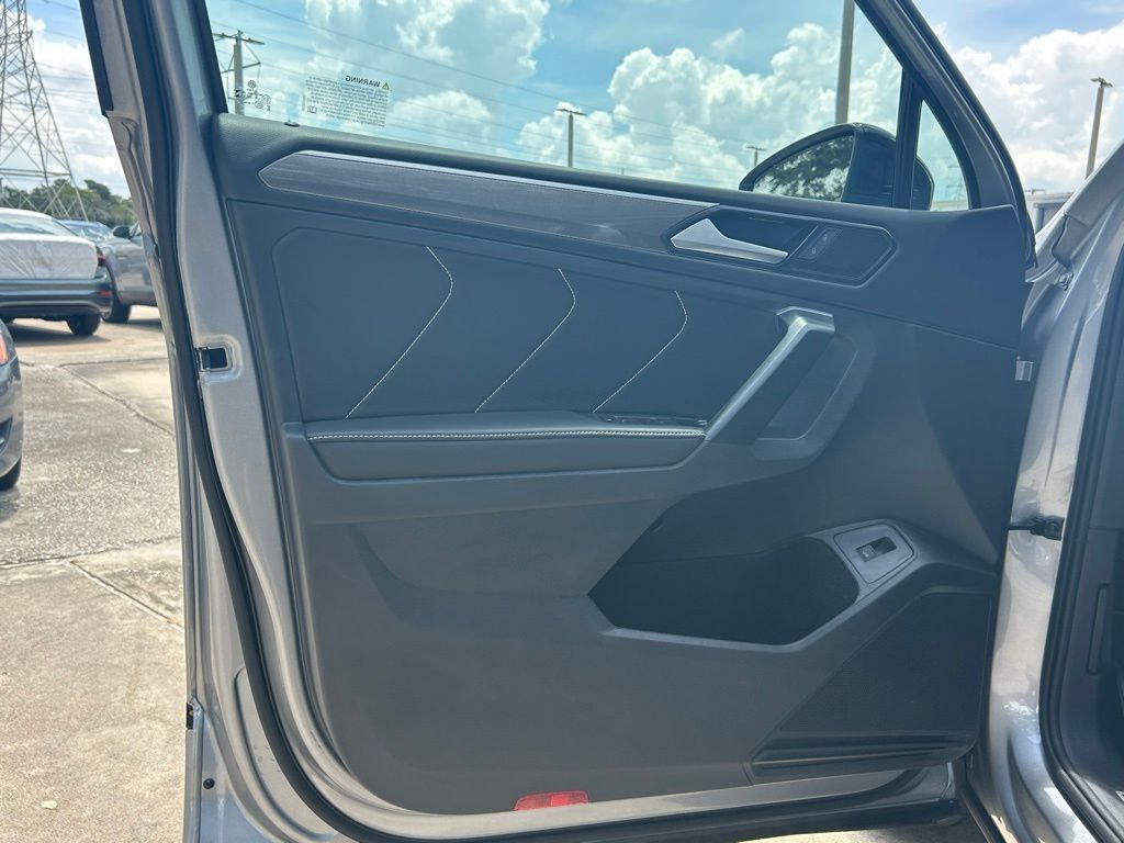 2024 Volkswagen Tiguan 2.0T SE R-Line Black Tampa FL