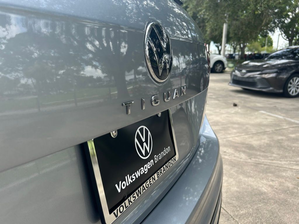 2024 Volkswagen Tiguan 2.0T SE R-Line Black Tampa FL