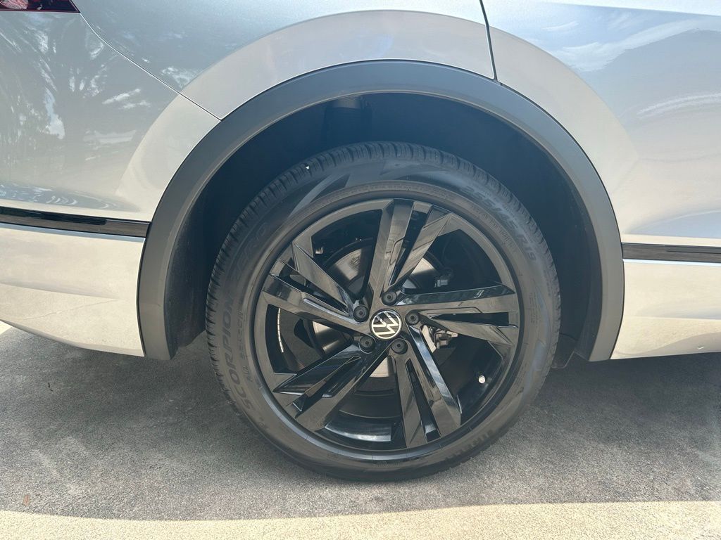 2024 Volkswagen Tiguan 2.0T SE R-Line Black Tampa FL