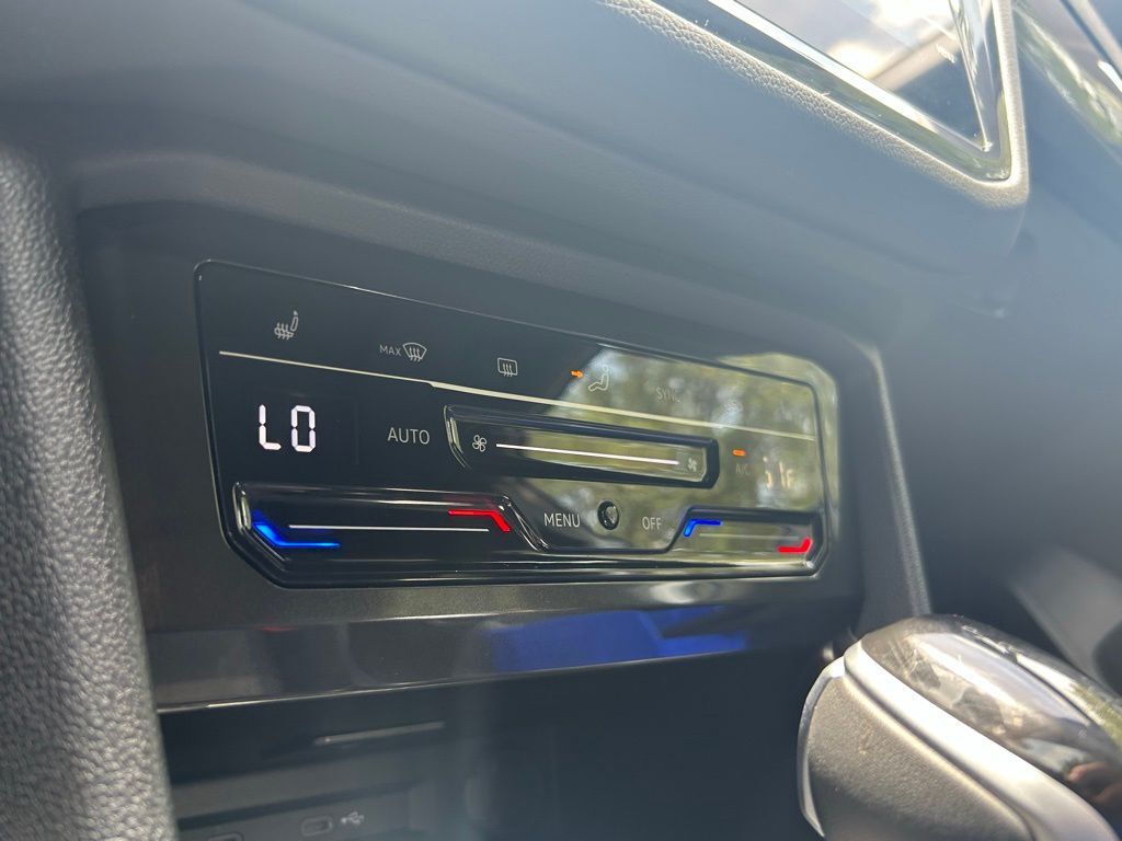2024 Volkswagen Tiguan 2.0T SE R-Line Black Tampa FL
