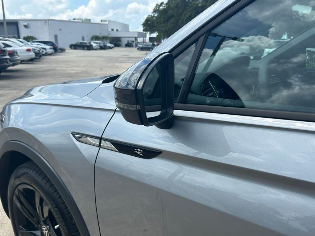 2024 Volkswagen Tiguan 2.0T SE R-Line Black Tampa FL