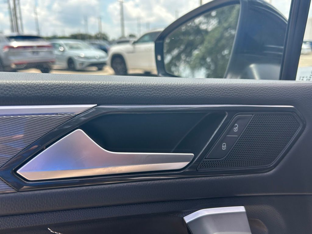 2024 Volkswagen Tiguan 2.0T SE R-Line Black Tampa FL