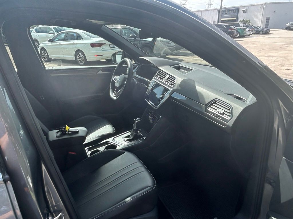 2024 Volkswagen Tiguan 2.0T SE R-Line Black Tampa FL
