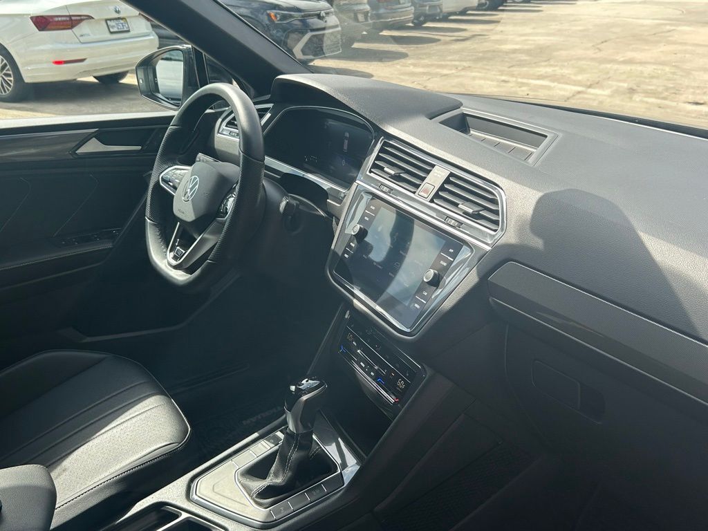 2024 Volkswagen Tiguan 2.0T SE R-Line Black Tampa FL