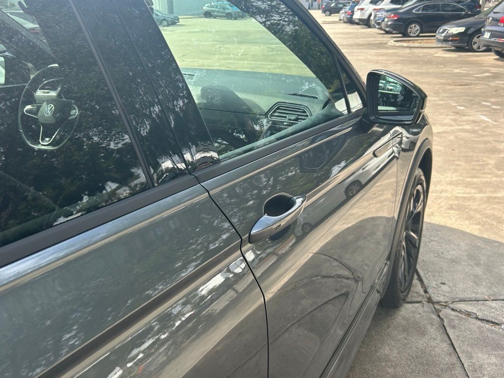 2024 Volkswagen Tiguan 2.0T SE R-Line Black Tampa FL