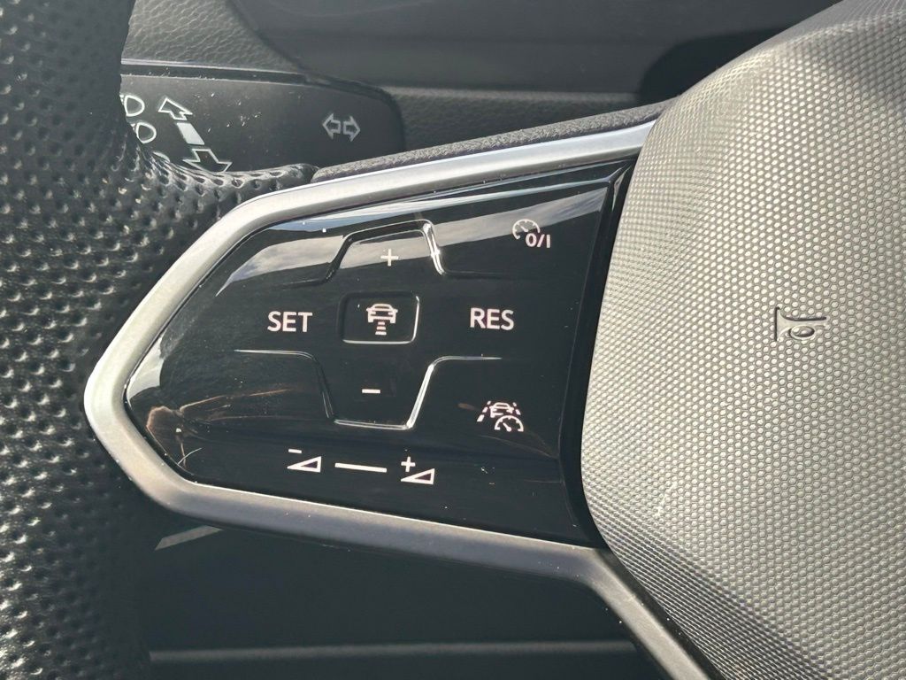 2024 Volkswagen Tiguan 2.0T SE R-Line Black Tampa FL