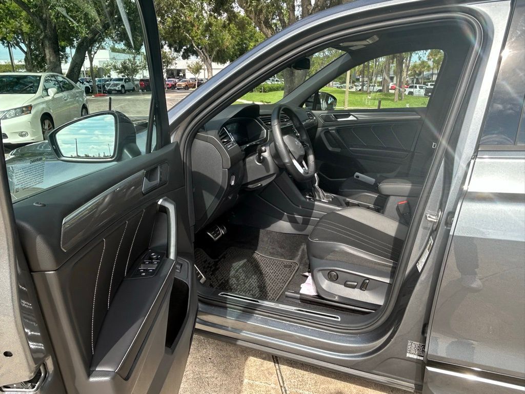 2024 Volkswagen Tiguan 2.0T SE R-Line Black Tampa FL