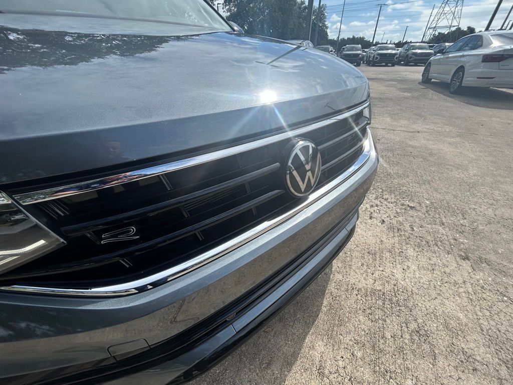 2024 Volkswagen Tiguan 2.0T SE R-Line Black Tampa FL