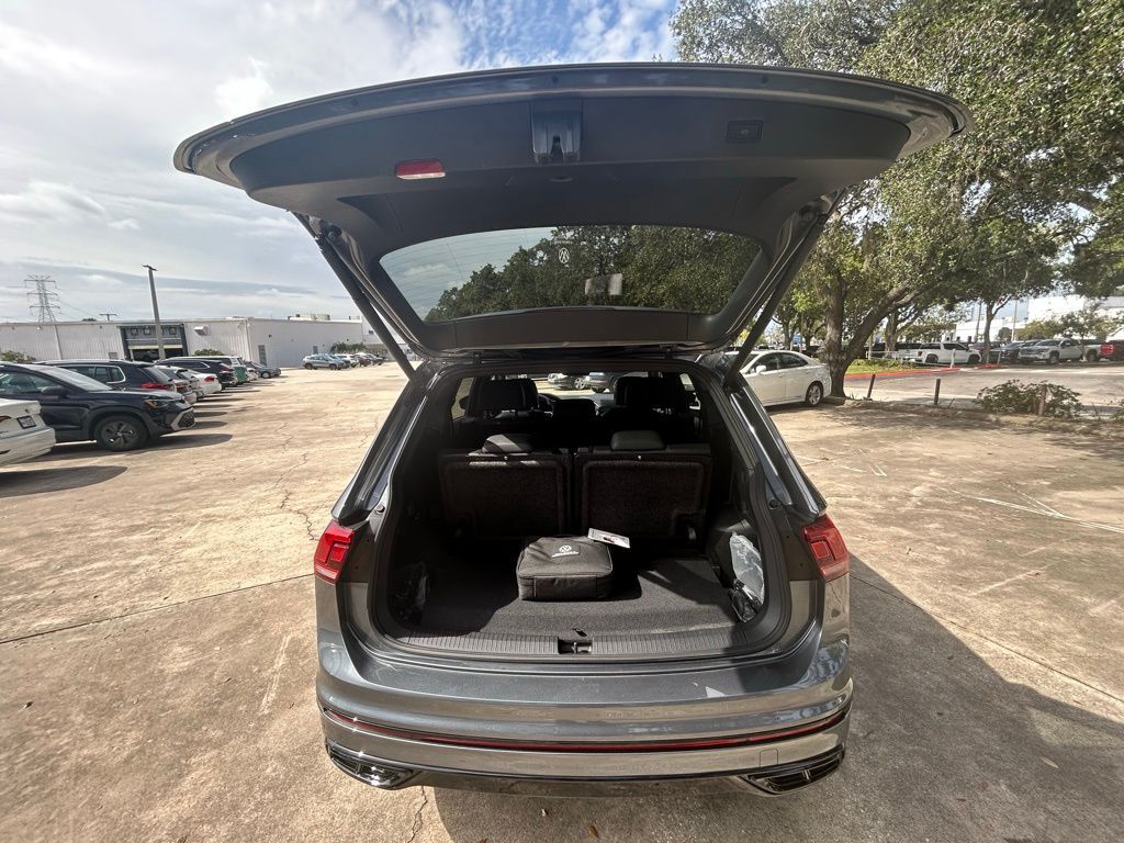 2024 Volkswagen Tiguan 2.0T SE R-Line Black Tampa FL