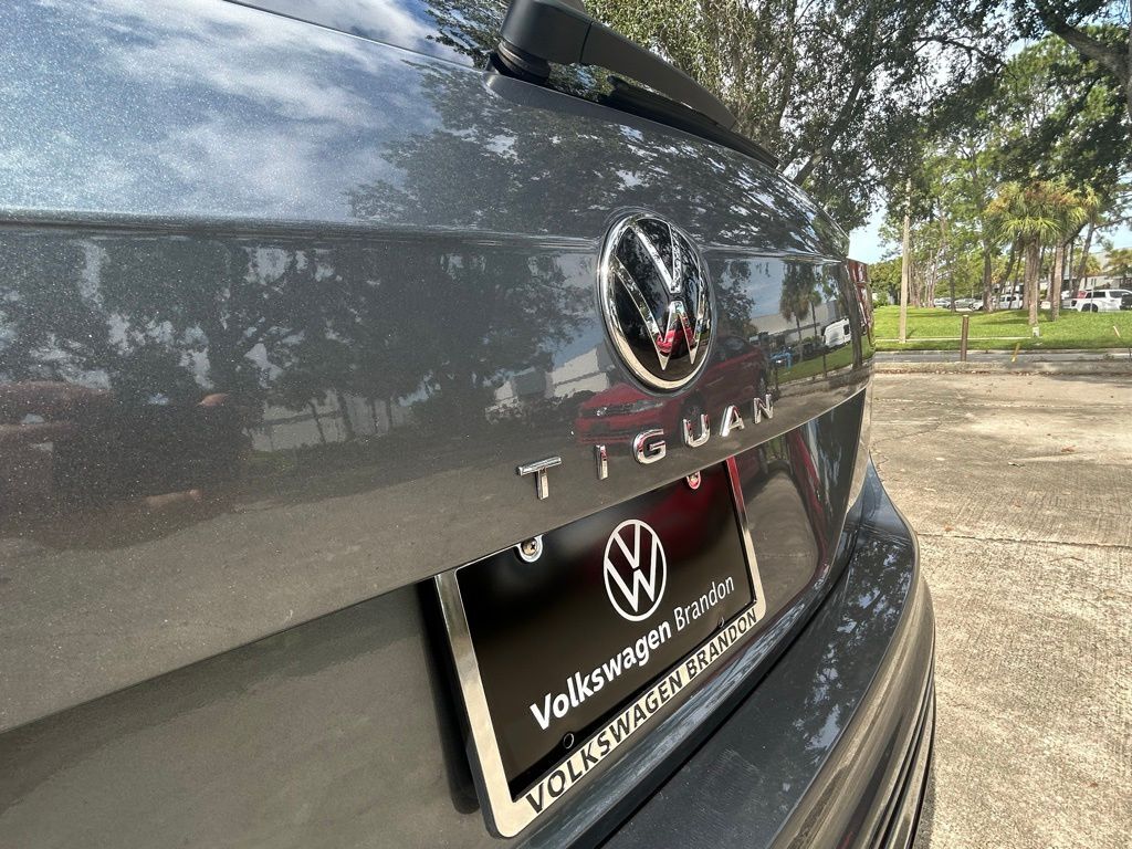 2024 Volkswagen Tiguan 2.0T SE R-Line Black Tampa FL