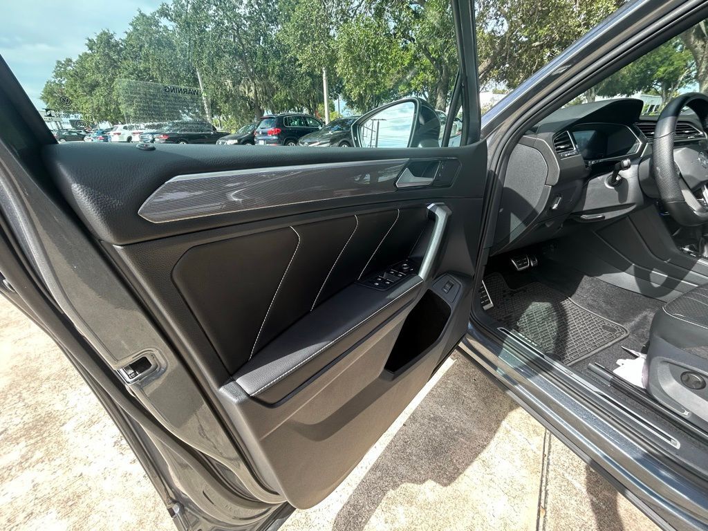 2024 Volkswagen Tiguan 2.0T SE R-Line Black Tampa FL