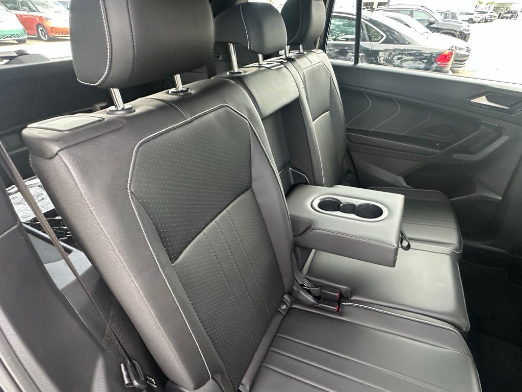 2024 Volkswagen Tiguan 2.0T SE R-Line Black Tampa FL