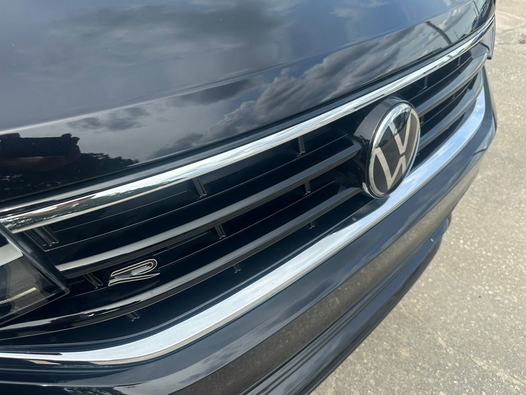 2024 Volkswagen Tiguan 2.0T SE R-Line Black Tampa FL