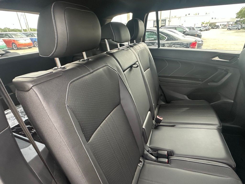 2024 Volkswagen Tiguan 2.0T SE R-Line Black Tampa FL