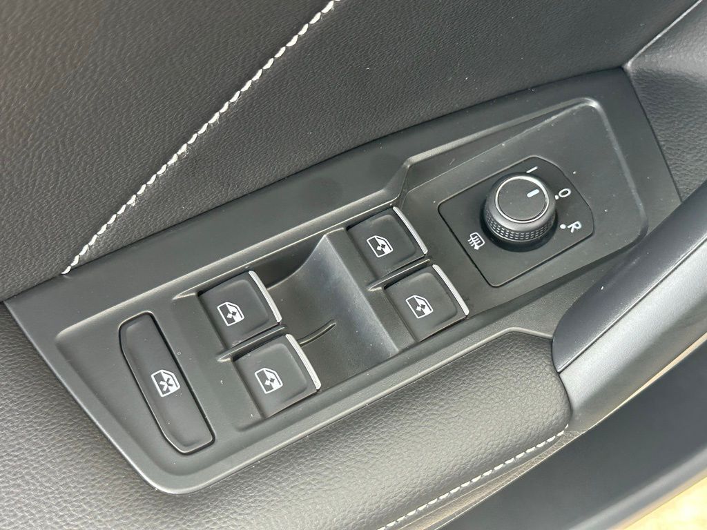 2024 Volkswagen Tiguan 2.0T SE R-Line Black Tampa FL
