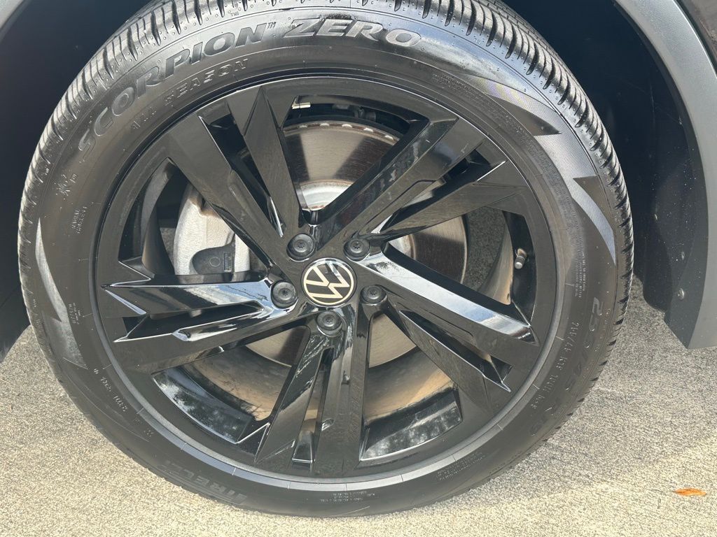 2024 Volkswagen Tiguan 2.0T SE R-Line Black Tampa FL