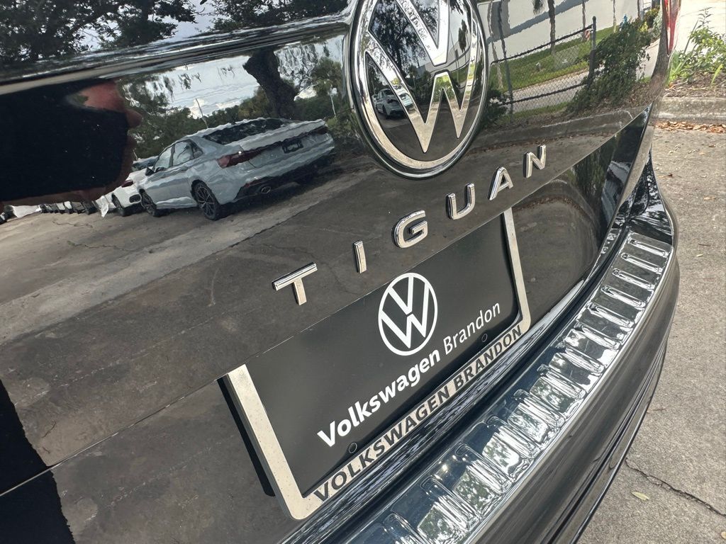 2024 Volkswagen Tiguan 2.0T SE R-Line Black Tampa FL