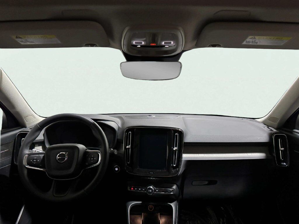 2024 Volvo XC40 B5 Plus Bright Theme w/Climate Pkg San Clemente CA