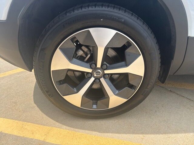 2024 Volvo XC40 Plus Bright Theme Springfield IL 2024 Volvo XC40 Plus Bright Theme Springfield IL
