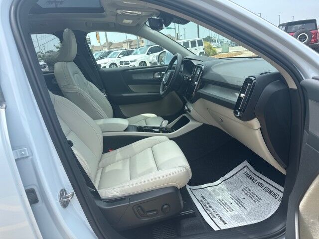 2024 Volvo XC40 Plus Bright Theme Springfield IL 2024 Volvo XC40 Plus Bright Theme Springfield IL