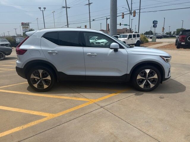 2024 Volvo XC40 Plus Bright Theme Springfield IL 2024 Volvo XC40 Plus Bright Theme Springfield IL