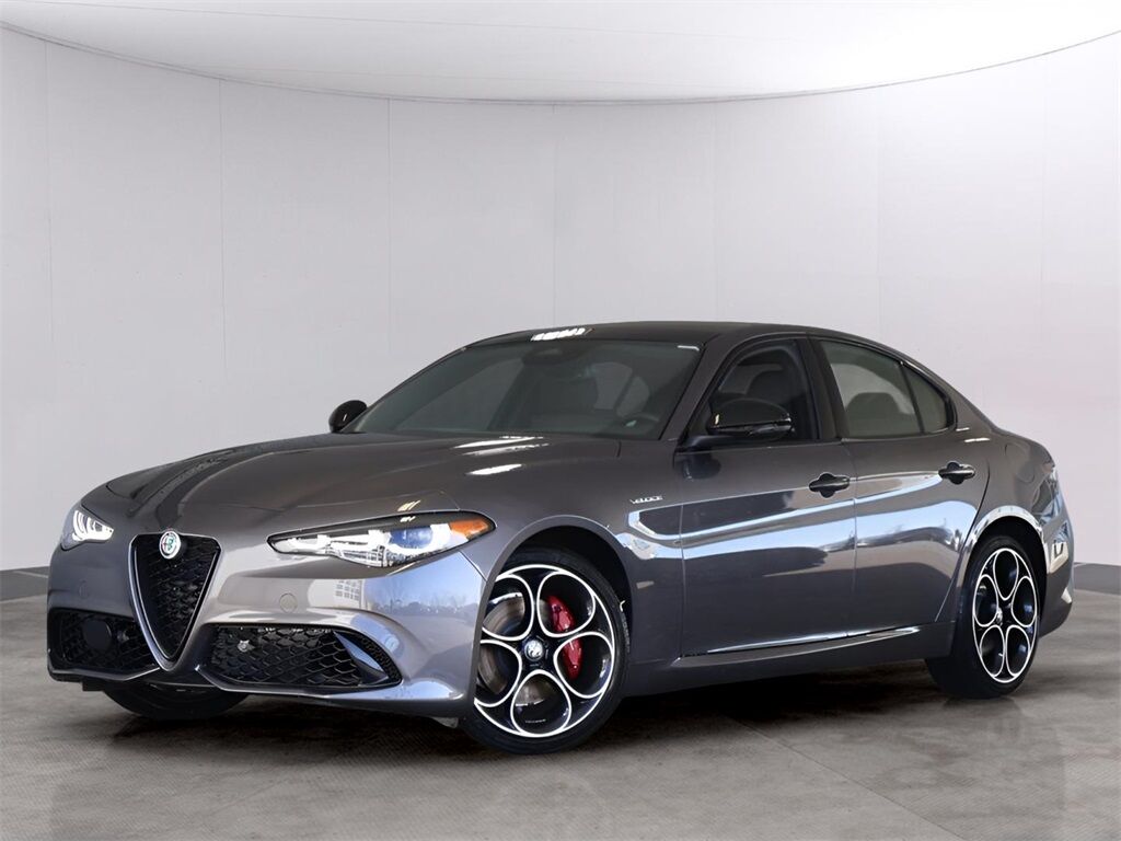 2025 Alfa Romeo Giulia Base