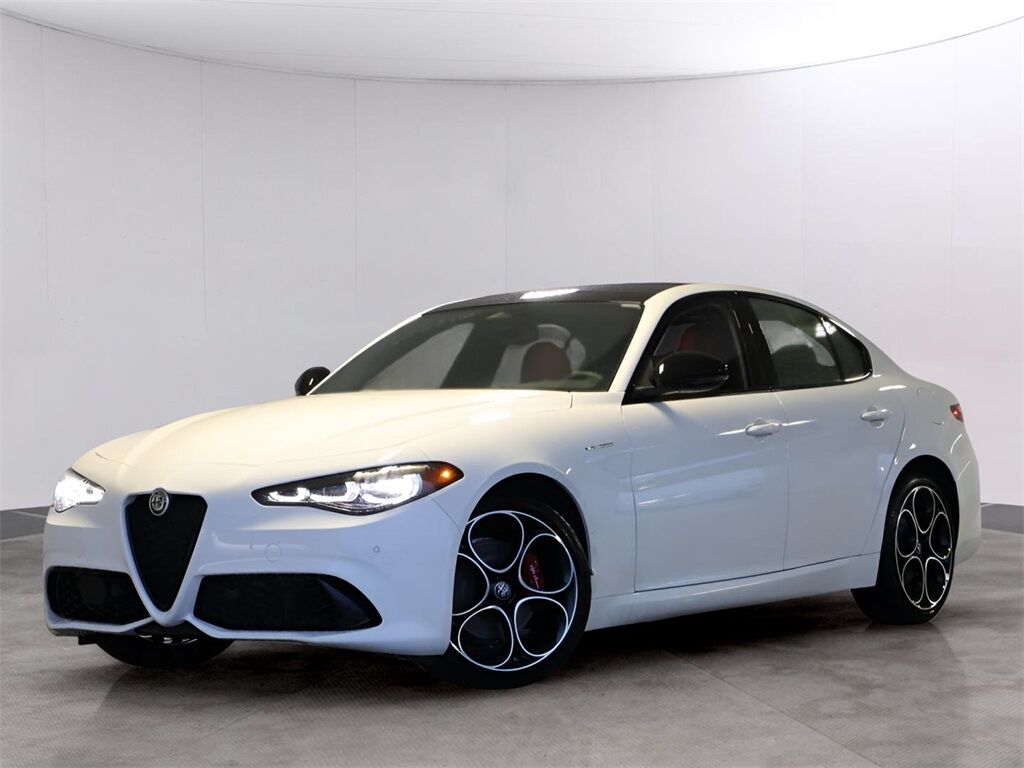 2025 Alfa Romeo Giulia Base
