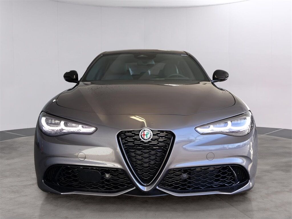 2025 Alfa Romeo Giulia Base