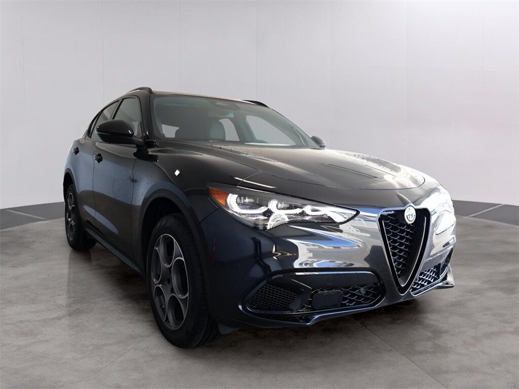 2025 Alfa Romeo Stelvio