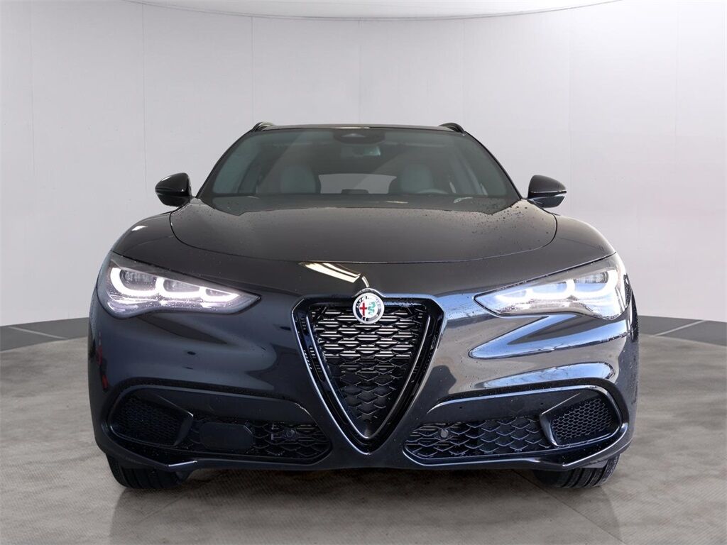 2025 Alfa Romeo Stelvio