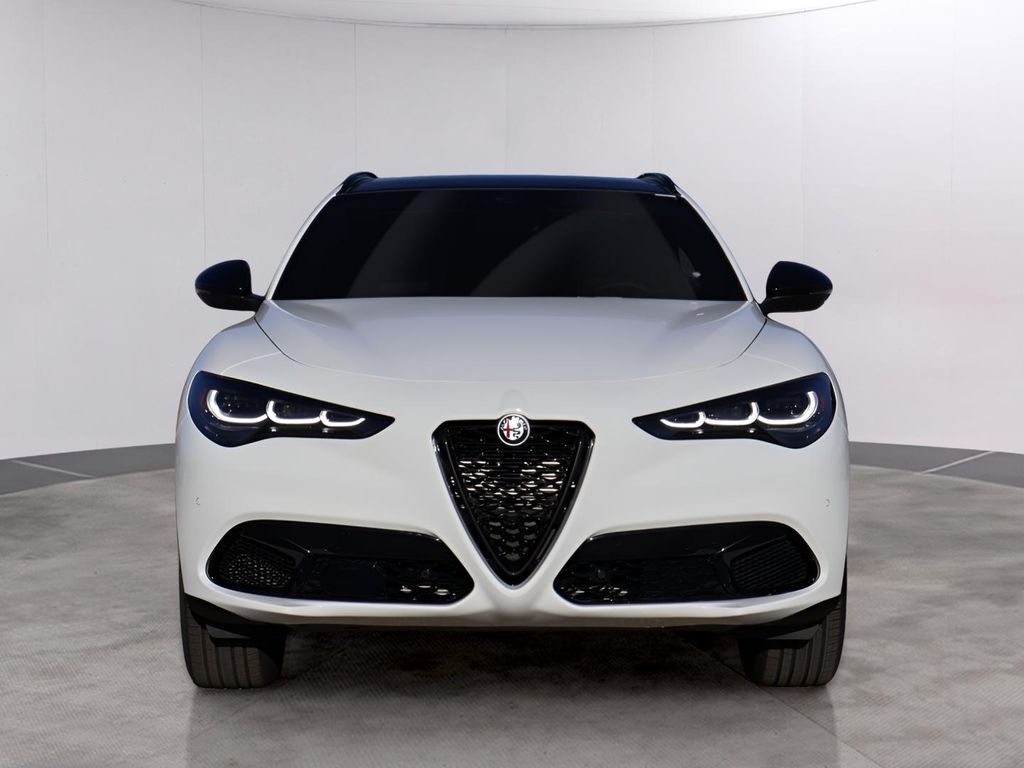 2025 Alfa Romeo Stelvio