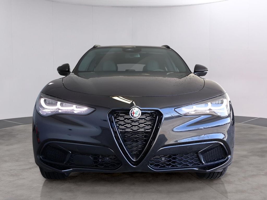 2025 Alfa Romeo Stelvio