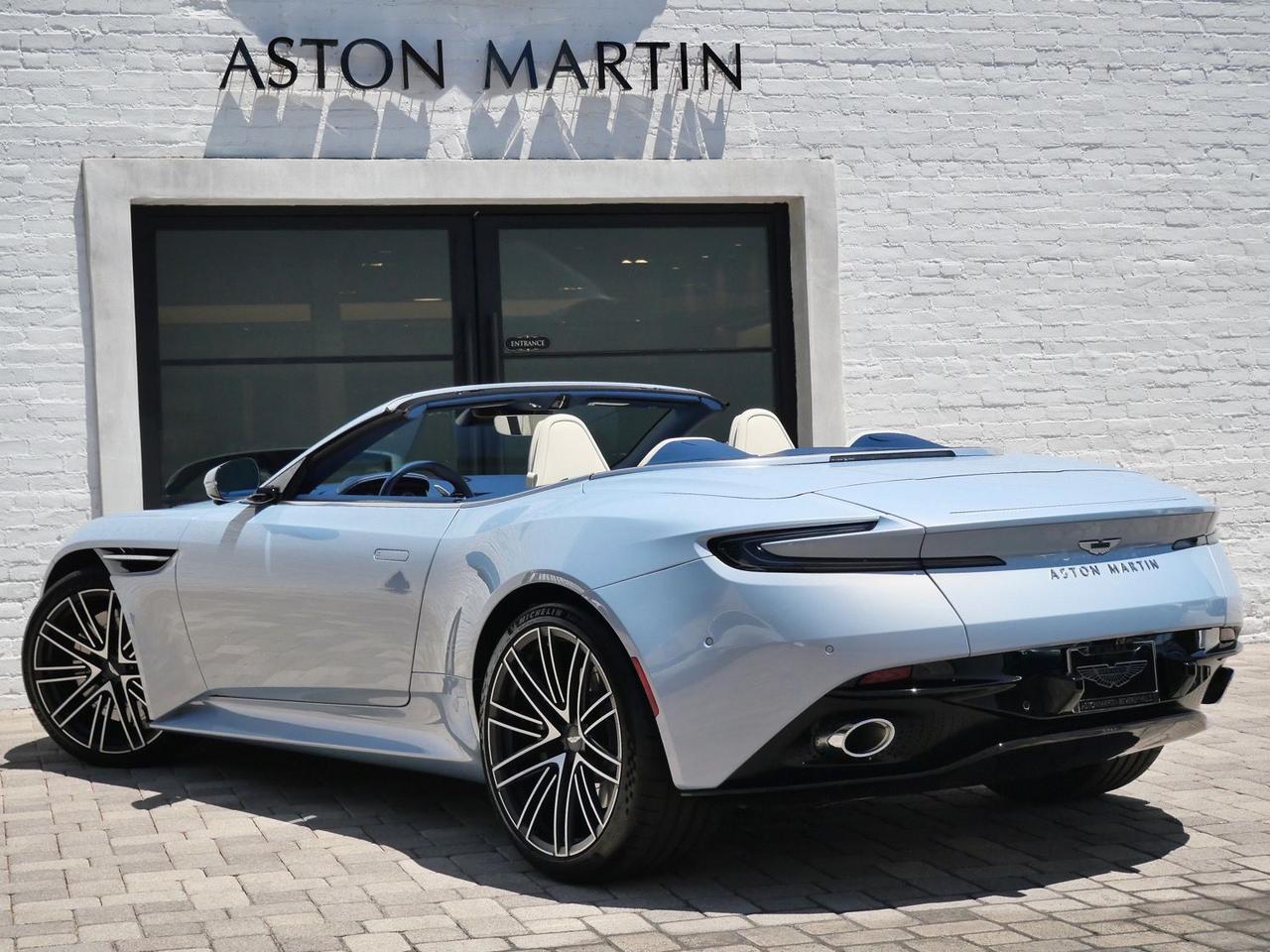 2025 Aston Martin DB12 Volante Volante