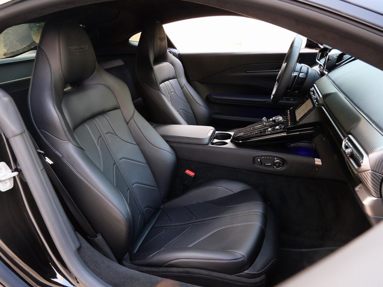 2025 Aston Martin Vantage Lawrence KS